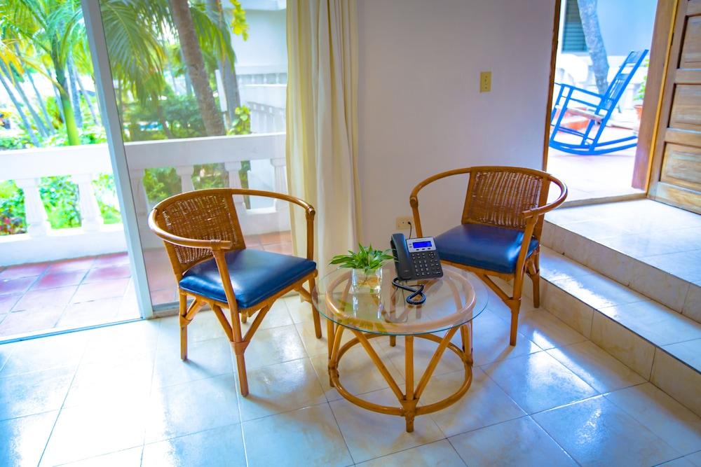 Hotel Restaurant Cyvadier Plage Жакмель Екстер'єр фото